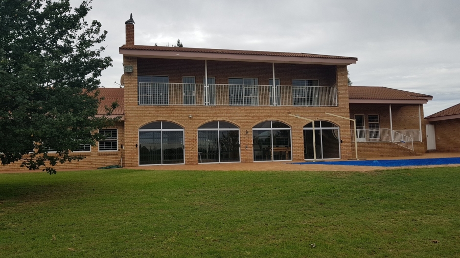 5 Bedroom Property for Sale in Sasolburg Rural Free State